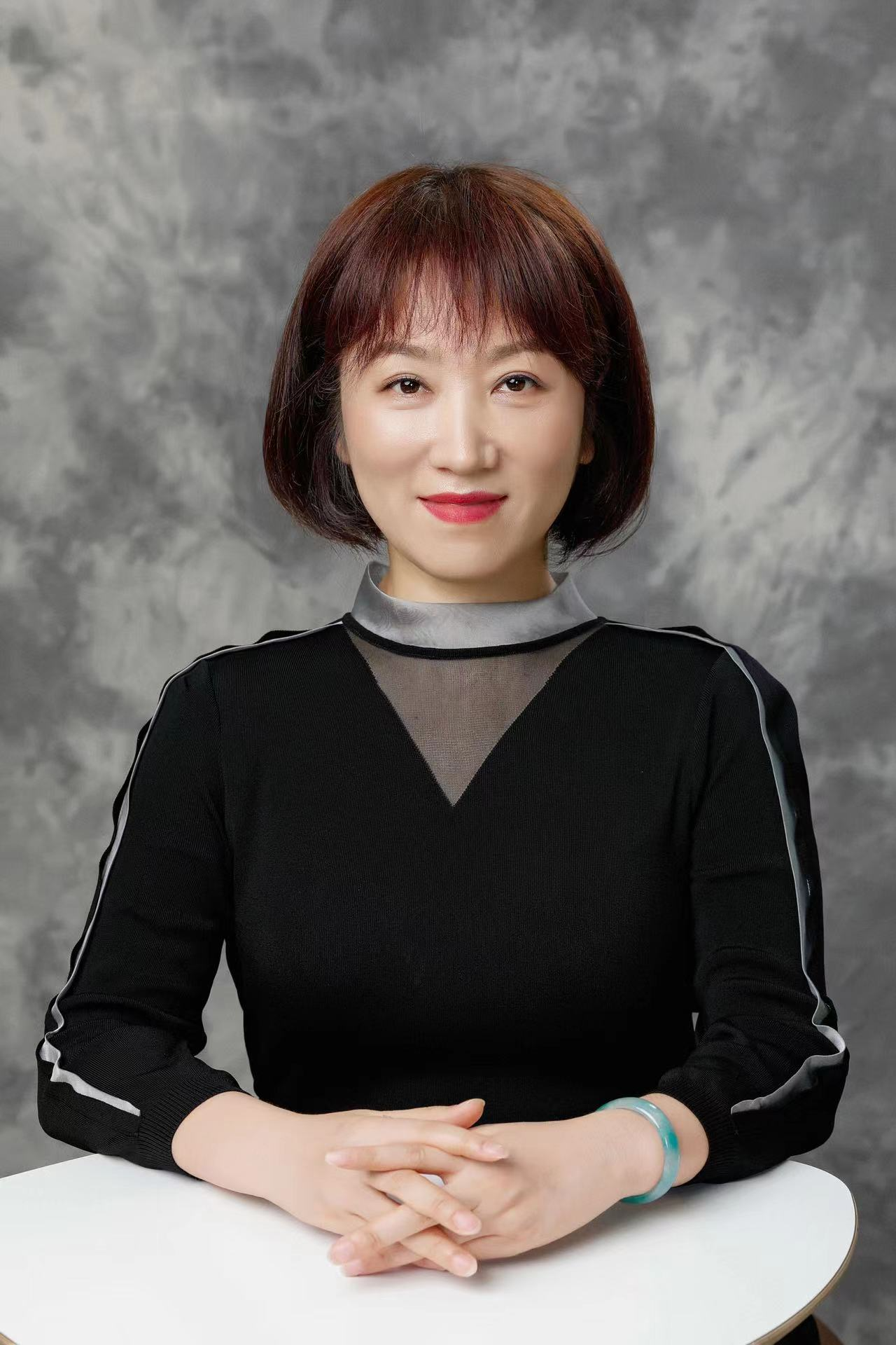 陆莹
